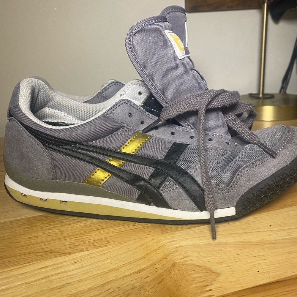 Onitsuka Tiger SERRANO
Unisex Shoes